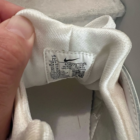 Wmns Triple White Nike Huarache size 7 - Picture 5 of 6